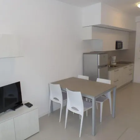 Apartment Sunny With Rooftop Pool Bibione