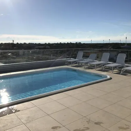 Apartment Sunny With Rooftop Pool *
