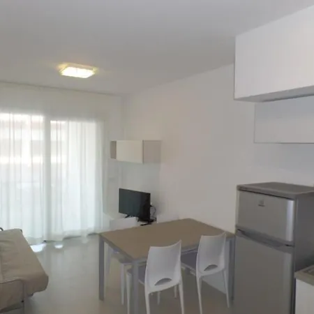 Apartment Sunny With Rooftop Pool Bibione