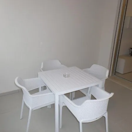 Apartment Sunny With Rooftop Pool