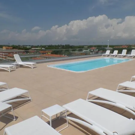 Sunny With Rooftop Pool Bibione